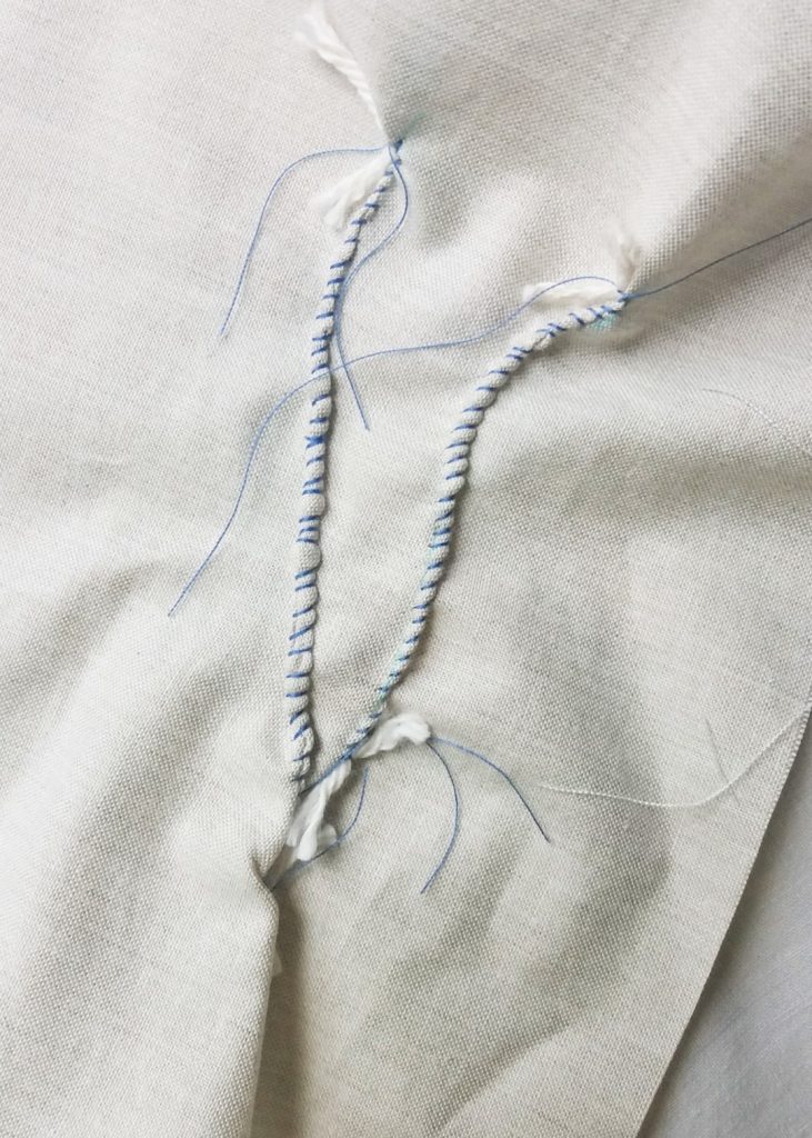 4 Designs to Discover and Learn in Guntai Stitched Shibori 5 Stitching for guntai shibori on undyed plain fabric