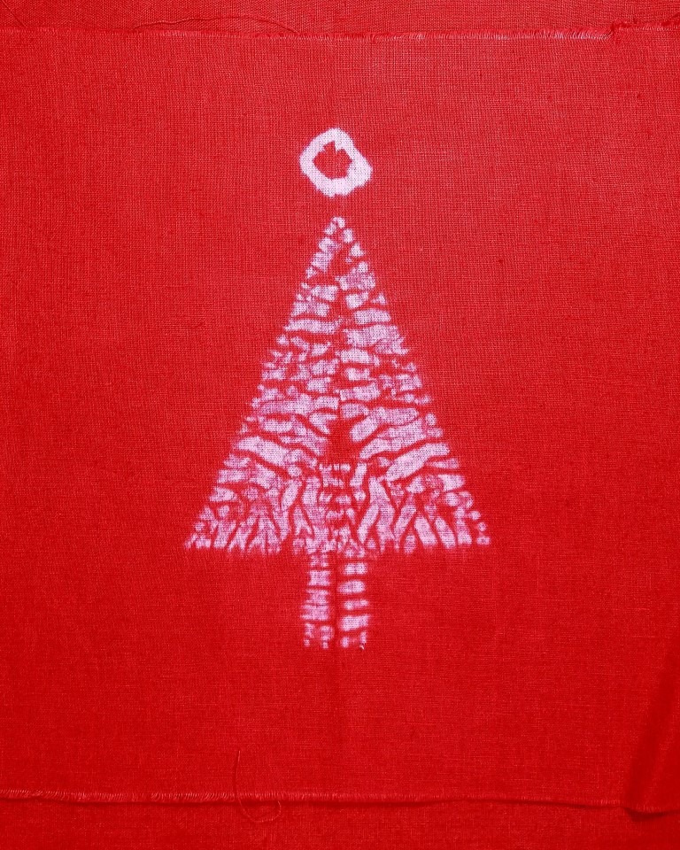Handmade Christmas: Shibori Designs to Sew and Dye at Home 5 Shibori Christmas tree dyed