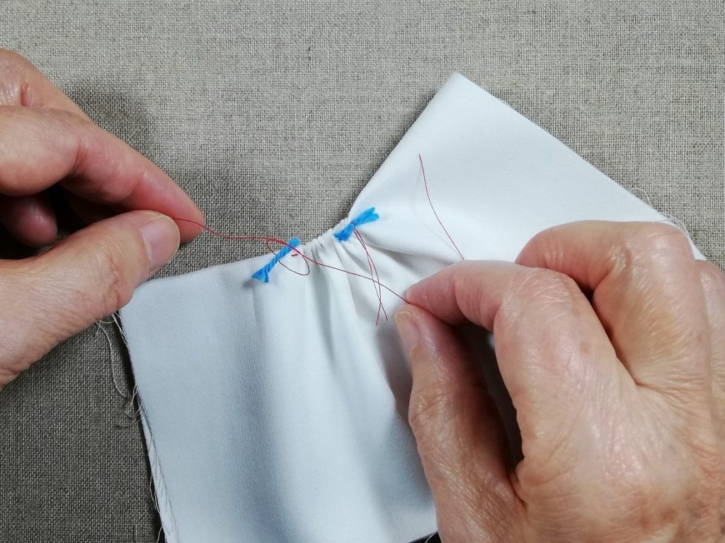 How to Make a Beautiful Butterfly in Shibori in 4 Steps 8 How to complete a row of shibori stitching