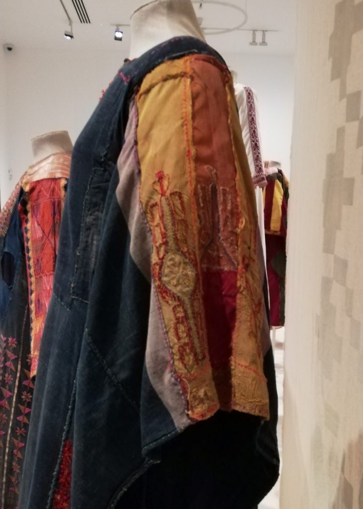 Stitching Stories: A Captivating Palestinian Embroidery Exhibition 7 everyday dress reverse 2