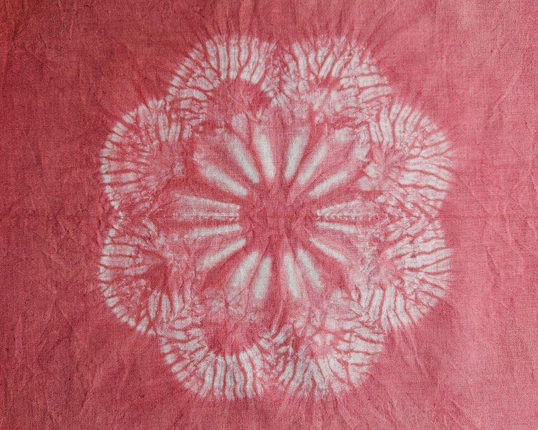 How to Stitch A Delightful Miru Shibori Flower 1 A bold pink 8 petalled miru shibori flower
