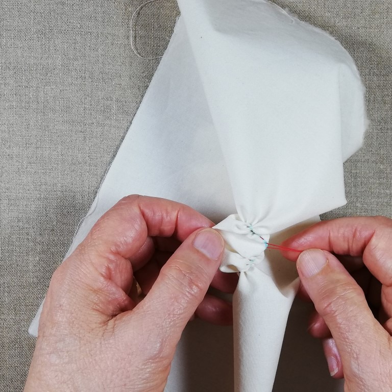 How to Make a Beautiful Butterfly in Shibori in 4 Steps 4 how to create a shibori maki age shape 1
