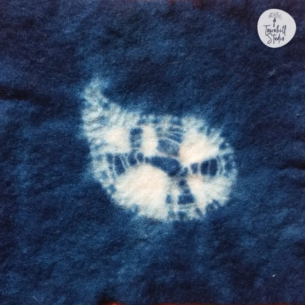 5 Marvellous Maki-Age Shapes to Create with Stitched Shibori 7 Indigo dyed maki age paisley shape